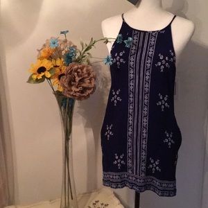 SOLD 🌺 Beautiful summertime tunic! Side pockets.